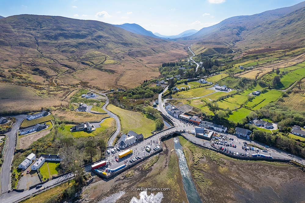 20220424 CONNEMARATHON (drone) 0874 leenaun race start (web 999)