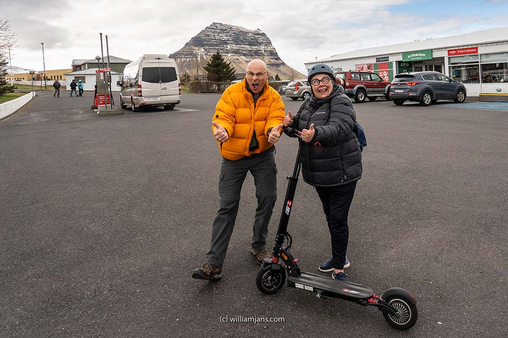 20220513a GRUNDAFJORDUR 07498 3 wrj and vp scooter (web 999)
