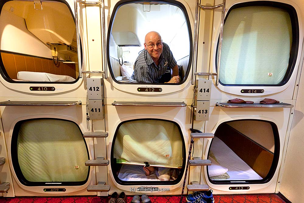 jpn-0327-14-10488-tokyo-asakusa-capsule-hotel-wrj