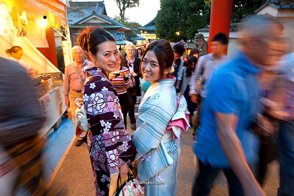 jpn-0409-27-13223-2-kyoto-kimono-ladies