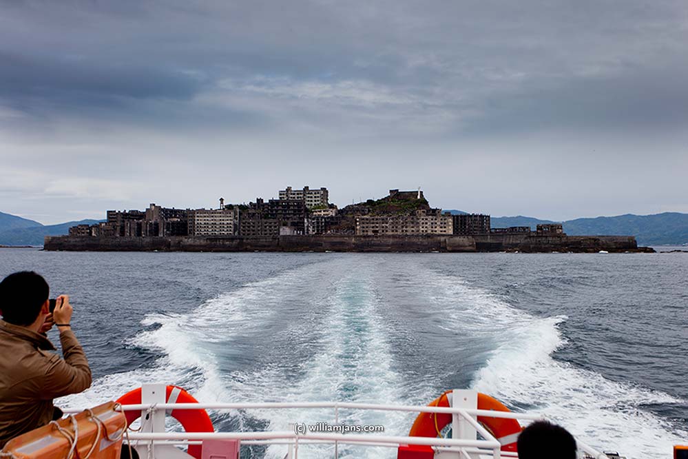 jpn-0420-38-15882-nagasaki-hashima-island-from-boat