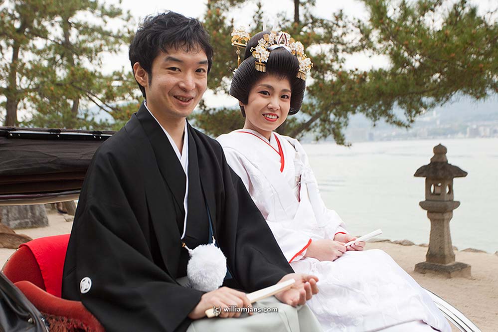 jpn-0422-40-16296-miyajima-wedding-rickshaw