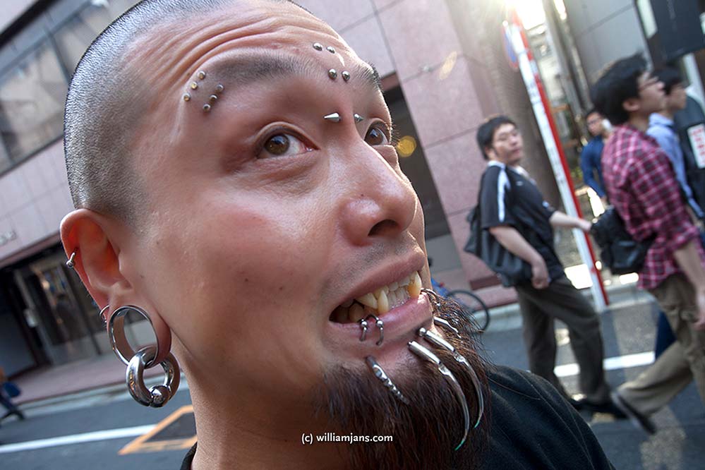 jpn-0504-52-19199-akihabara-piercings-man