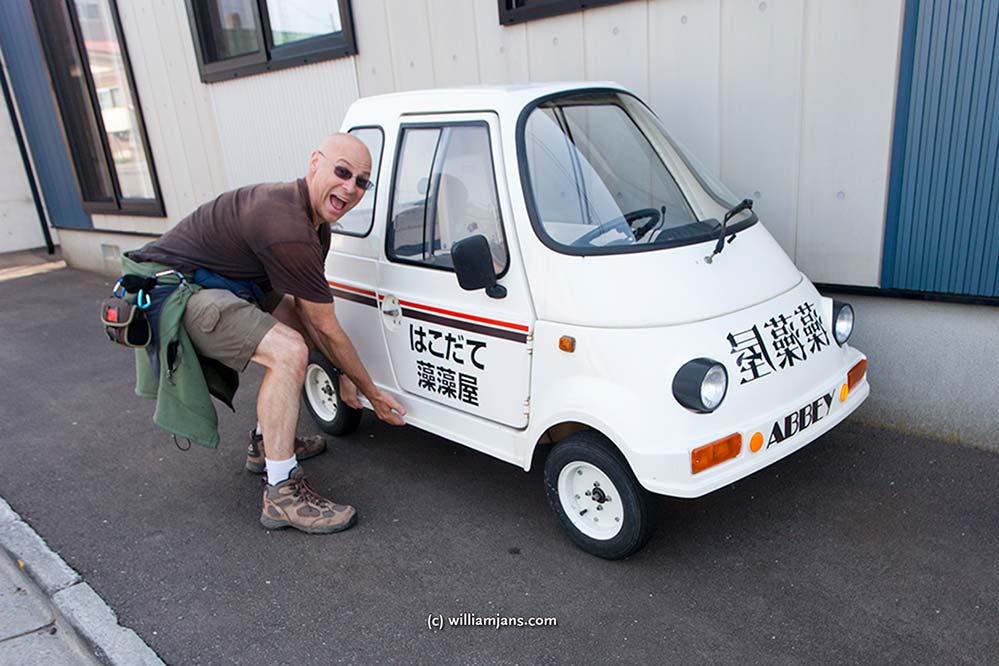 jpn-0511-59-21233-hakodate-tiny-car-wrj