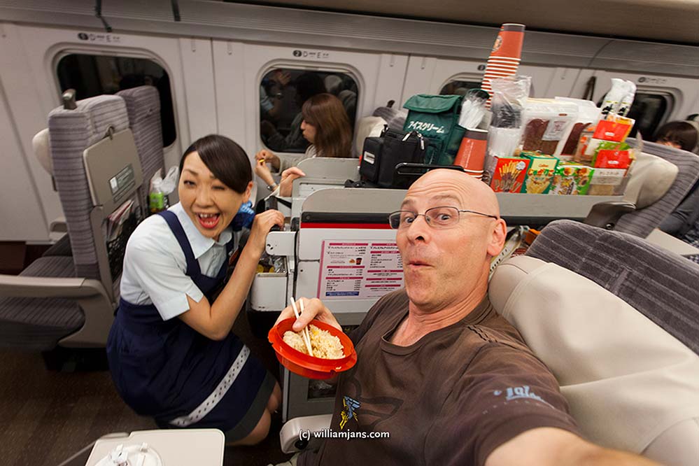 jpn-0511-59-21307-hakodate-train-food-cart